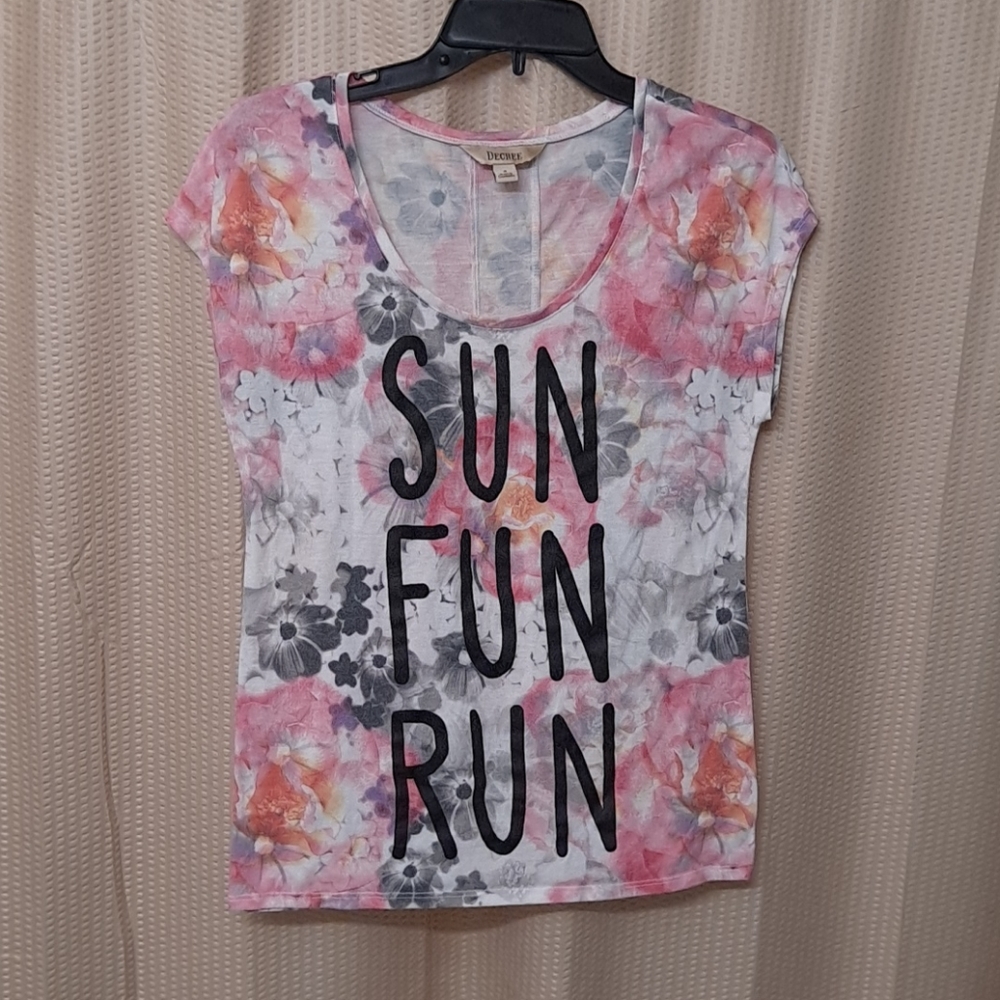 Decree Floral Cap Sleeve Graphic Sun Fun Run Floral Scoop Neck Top